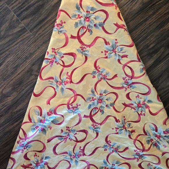 Vintage Traditional Style Holiday Fabric Tablecloth Featuring Ribbons & Holly - Picture 3 of 6